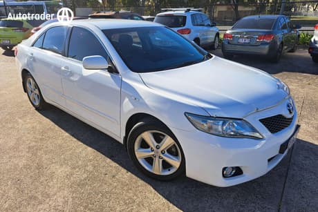 White 2010 Toyota Camry Sedan Altise