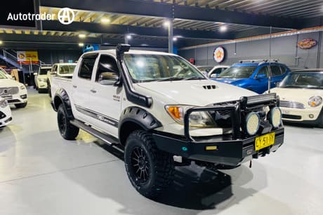 White 2010 Toyota Hilux Dual Cab Pick-up Sr (4X4)