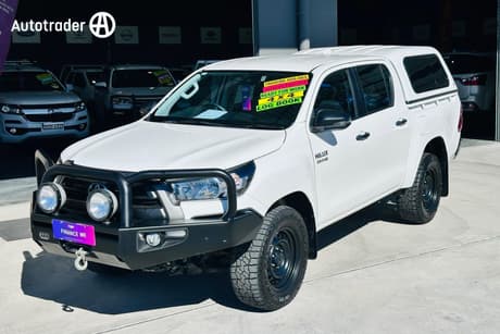 2022 Toyota Hilux Sr (4X4) Gun126R