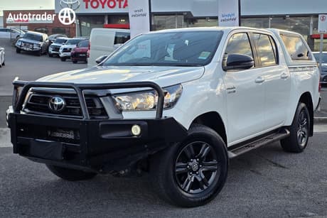 2023 Toyota Hilux Sr (4X4) Gun126R