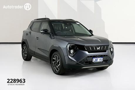 2025 Mahindra Xuv 3Xo Ax7L