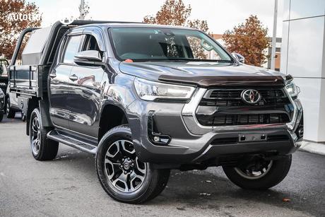 2022 Toyota Hilux Sr5 + Premium Interior (4X4) Gun126R