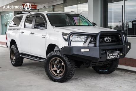 2022 Toyota Hilux Sr (4X4) Gun126R
