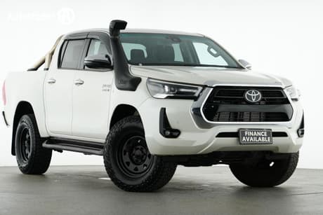 2022 Toyota Hilux Sr5 + Premium Interior (4X4) Gun126R