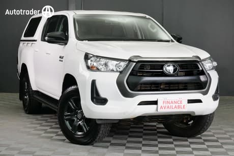 2023 Toyota Hilux Sr (4X4) Gun126R