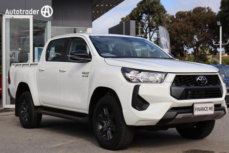 2025 Toyota Hilux Sr 48V (4X4) Gun126R Rc