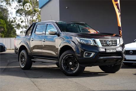 Black 2019 Nissan Navara Dual Cab Pick-up St (4X4)