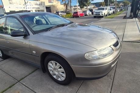 2000 Holden Commodore Executive Vtii