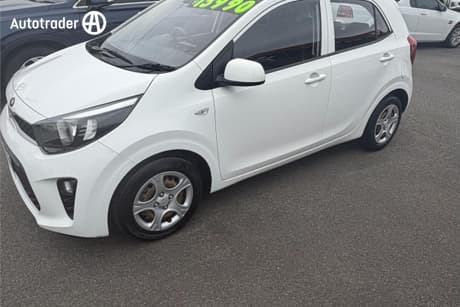 White 2017 Kia Picanto Hatchback S (Aeb)