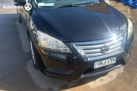 Black 2013 Nissan Pulsar Sedan St