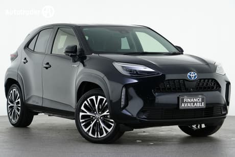 2021 Toyota Yaris Cross Urban Hybrid (Two-Tone) Mxpj10R