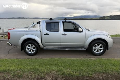 Silver 2014 Nissan Navara Dual Cab Pick-up St (4X2)