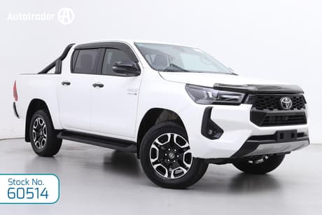 2025 Toyota Hilux Sr5 48V + Prem. Interior (4X4) Gun126R Rc