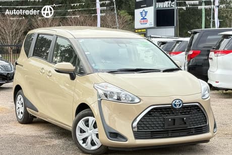2020 Toyota Sienta HV FUN BASE X