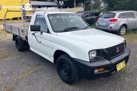White 2002 Mitsubishi Triton Cab Chassis Gl