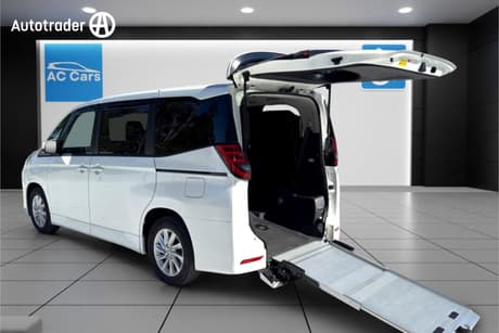 2023 Toyota Noah PETROL WELCAB PEOPLE MOVER WHEELCHAIR RAMP,