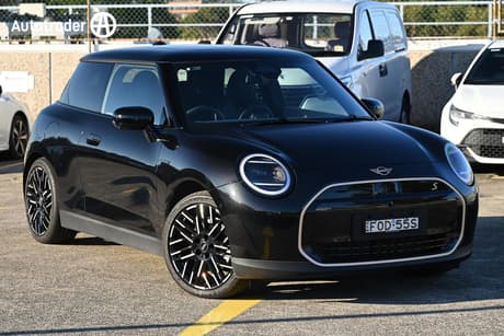 2025 Mini Cooper SE FAVOURED F