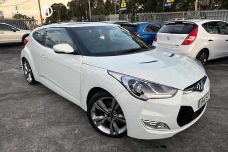 White 2012 Hyundai Veloster Coupe + FS