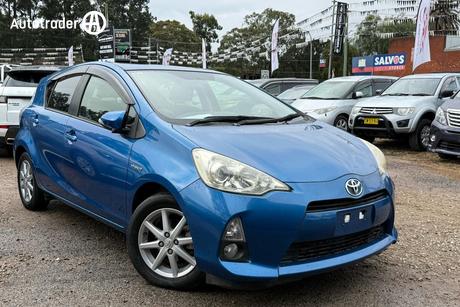 2013 Toyota Prius C Hybrid Nhp10R