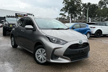 2022 Toyota Yaris HYBRID X