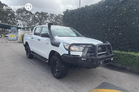 2022 Toyota Hilux Sr (4X4) Gun126R