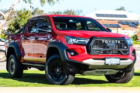 2023 Toyota Hilux Gr-Sport Two-Tone (4X4) Gun126R