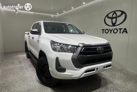 2022 Toyota Hilux Sr (4X4) Gun126R