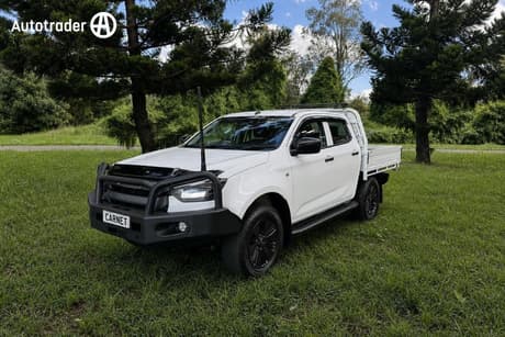 White 2022 Isuzu D-MAX Crew Cab Chassis Sx (4X4)