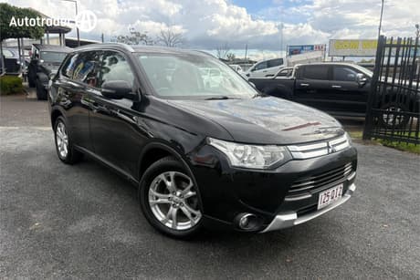 Black 2014 Mitsubishi Outlander Wagon Ls (4X4)