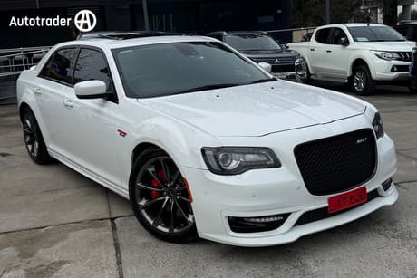 White 2019 Chrysler 300 Sedan Srt
