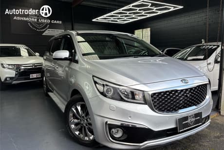 Silver 2017 Kia Carnival Wagon Platinum