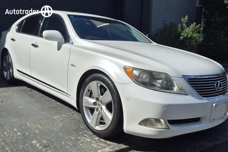 White 2007 Lexus LS Sedan LS460 VERSION S I PACKAGE