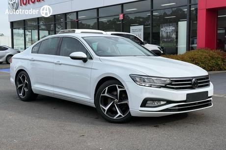 White 2022 Volkswagen Passat Sedan 140Tsi Business