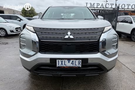 Silver 2023 Mitsubishi Outlander Wagon Es 5 Seat (2Wd)