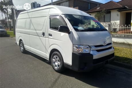 White 2016 Toyota HiAce Van Slwb