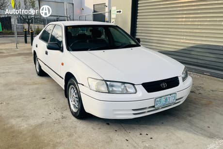 White 1998 Toyota Camry Sedan Csi