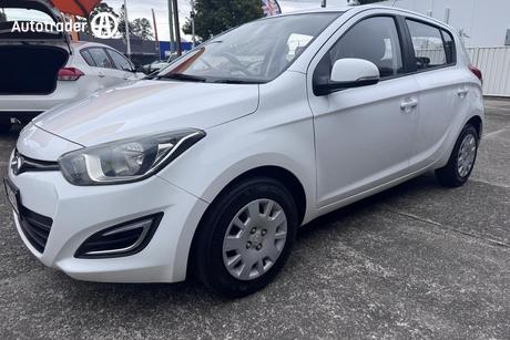 White 2015 Hyundai I20 Hatchback Active
