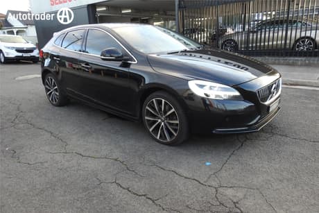 Black 2017 Volvo V40 Hatchback D4 Inscription