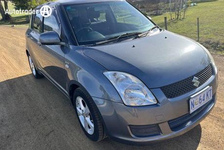 Silver 2008 Suzuki Swift Hatch