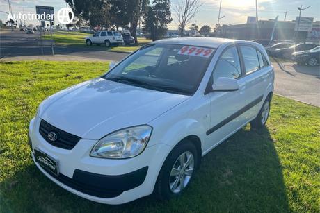 White 2008 Kia RIO Hatchback Lx