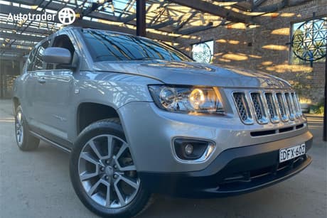 Silver 2016 Jeep Compass Wagon Limited (4X4)