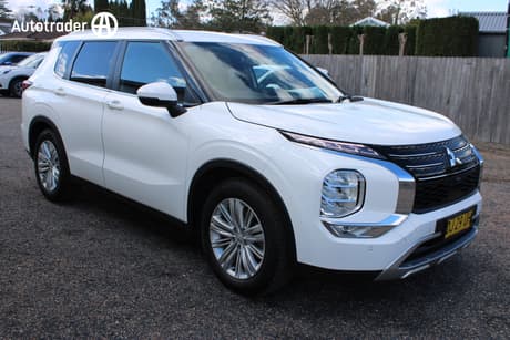 White 2023 Mitsubishi Outlander Wagon Ls 7 Seat (Awd)