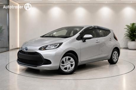 Silver 2023 Toyota Aqua Sedan MXPK11