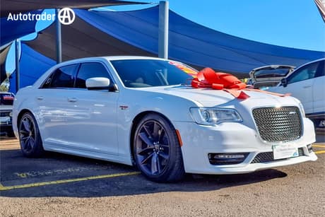 White 2019 Chrysler 300 Sedan Srt Core