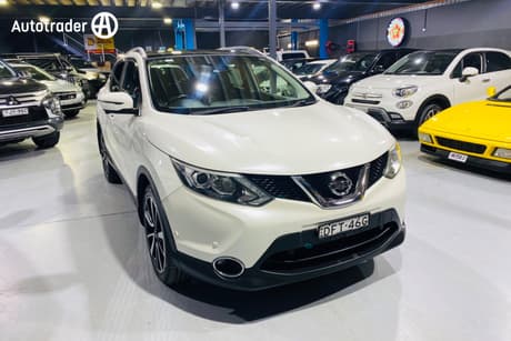White 2016 Nissan Qashqai Wagon Tl