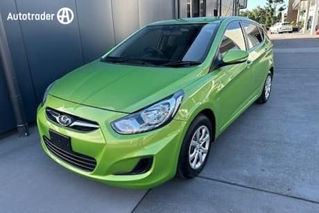 Green 2013 Hyundai Accent Hatchback Active