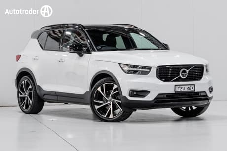 White 2022 Volvo XC40 Wagon T5 R-Design (Awd)