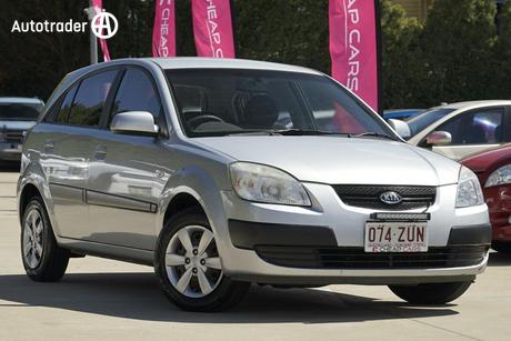 Silver 2009 Kia RIO Hatchback Lx