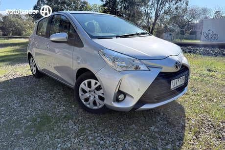 Silver 2017 Toyota Yaris Hatchback Sx
