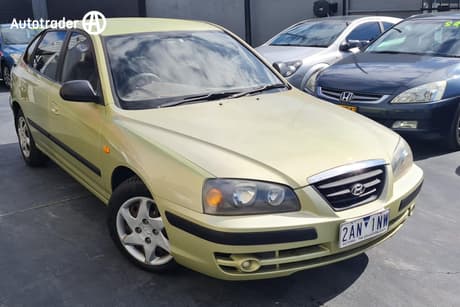 Green 2003 Hyundai Elantra Hatchback Gl